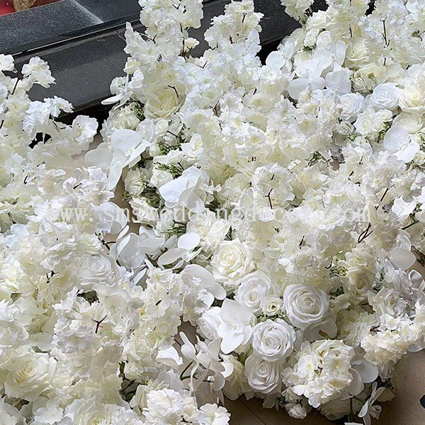 floral runner wedding